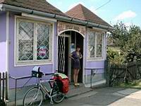 Natürlich auch Bars mit Schatten und meist auch Ventilator