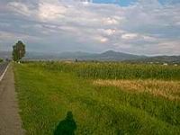 Die Karpaten erscheinen in der Abendsonne