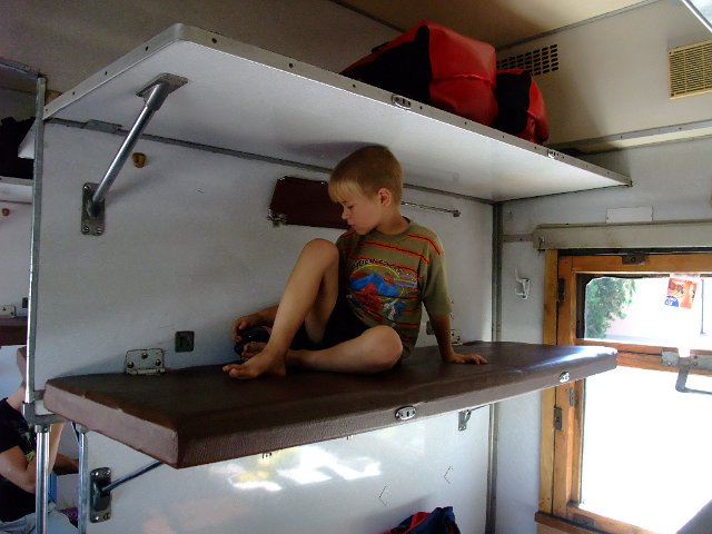 ua2010_216